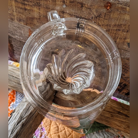 Vintage Heavy Glass Juicer - Picture 8 of 9